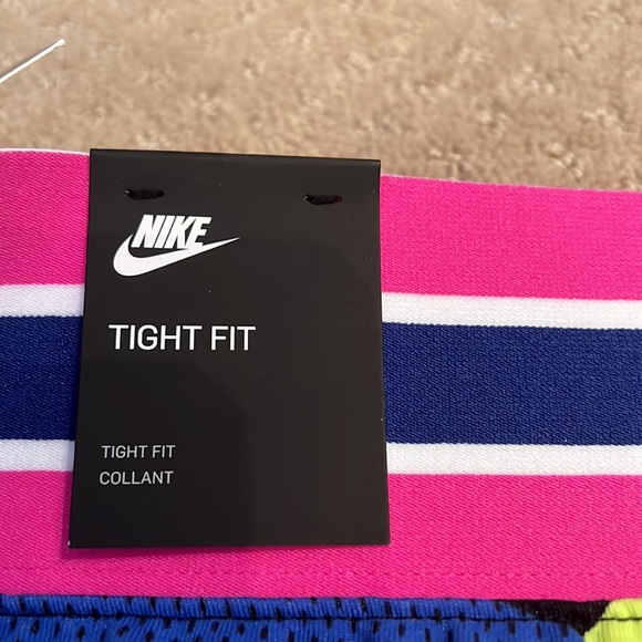 Nike NWT leggings size medium. Super fun and vibrant. - Picture 5 of 12